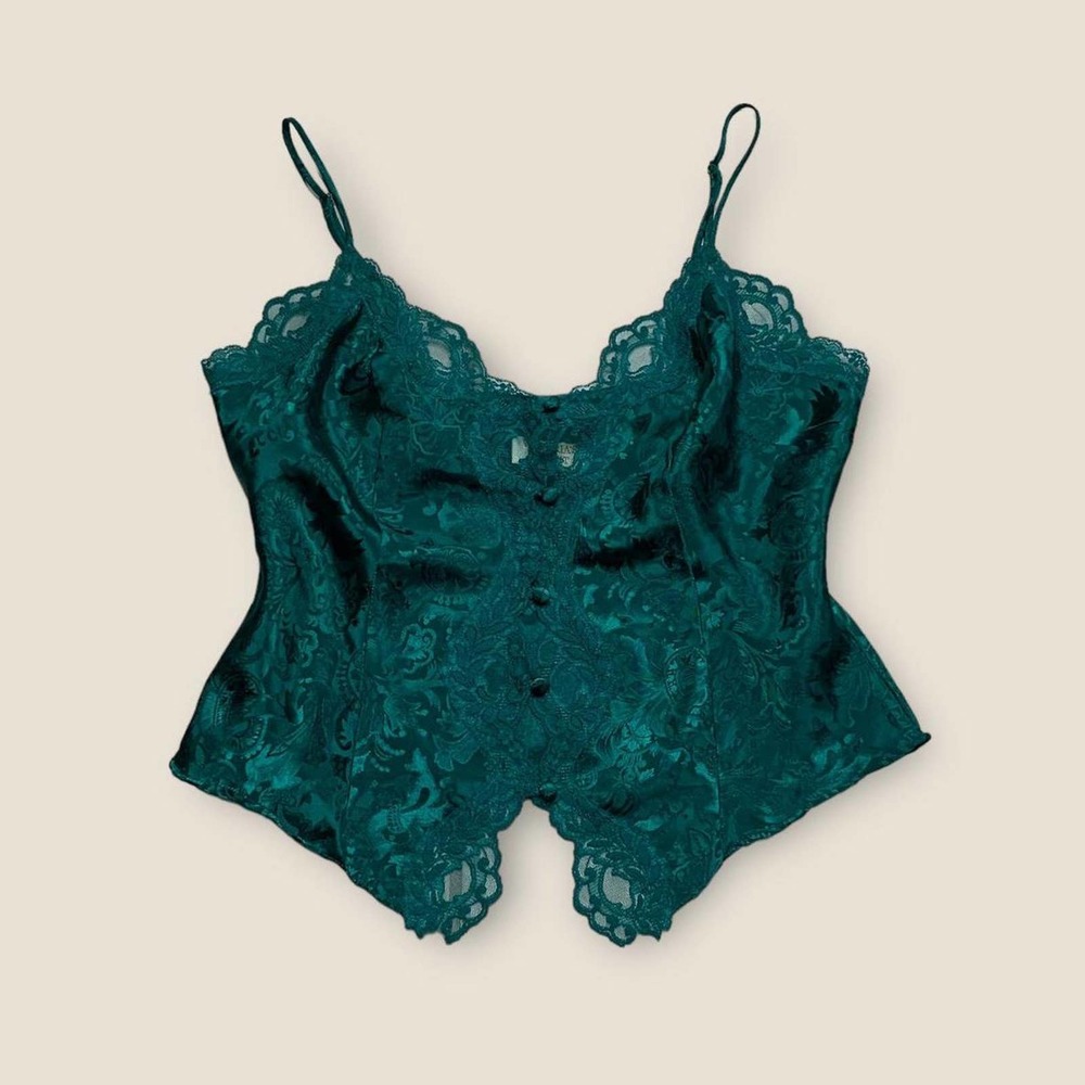 Dark green vintage gold tag